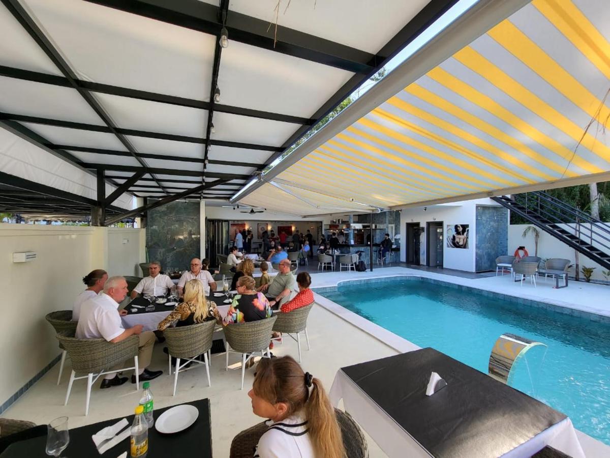 Hotel Oasis-Dream Holidays - La Petite France San Bernardino Dış mekan fotoğraf