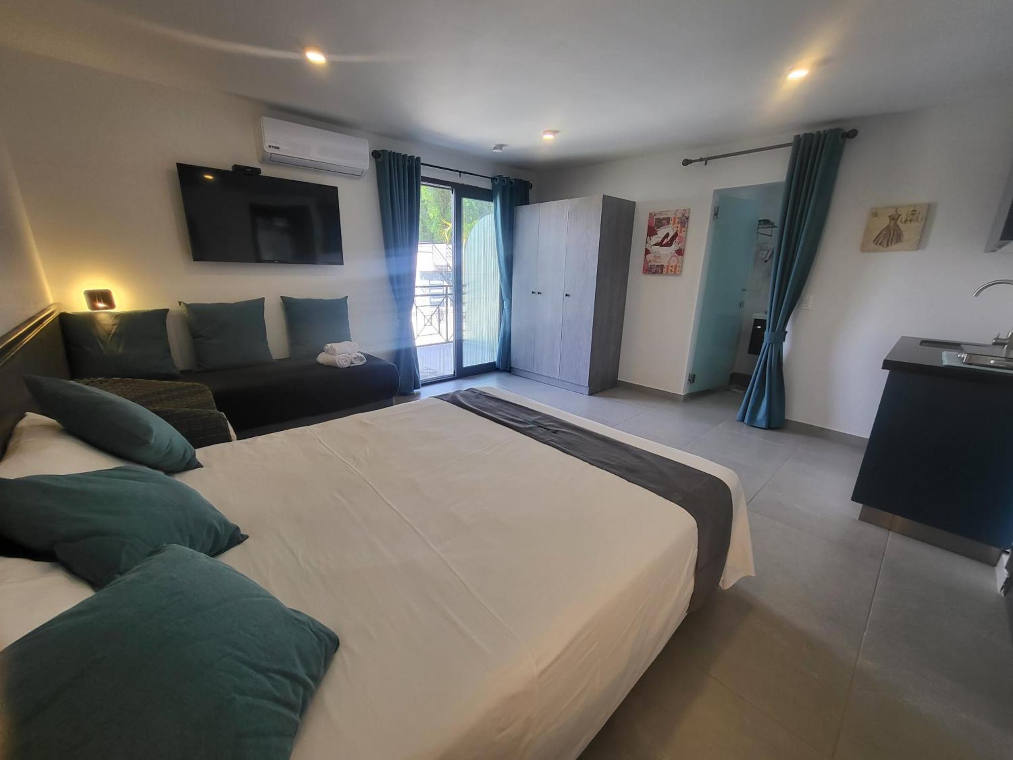 Hotel Oasis-Dream Holidays - La Petite France San Bernardino Dış mekan fotoğraf