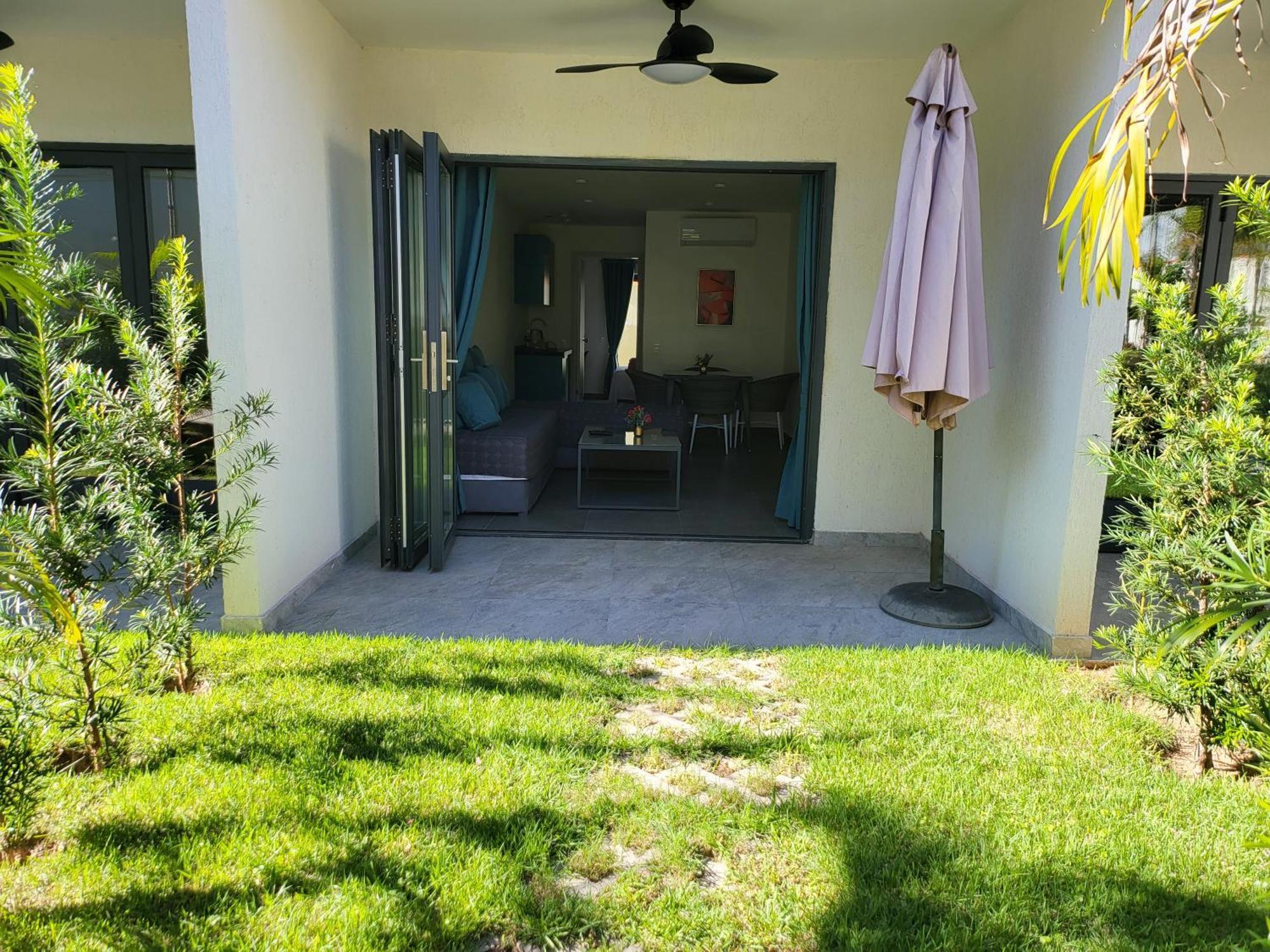 Hotel Oasis-Dream Holidays - La Petite France San Bernardino Dış mekan fotoğraf